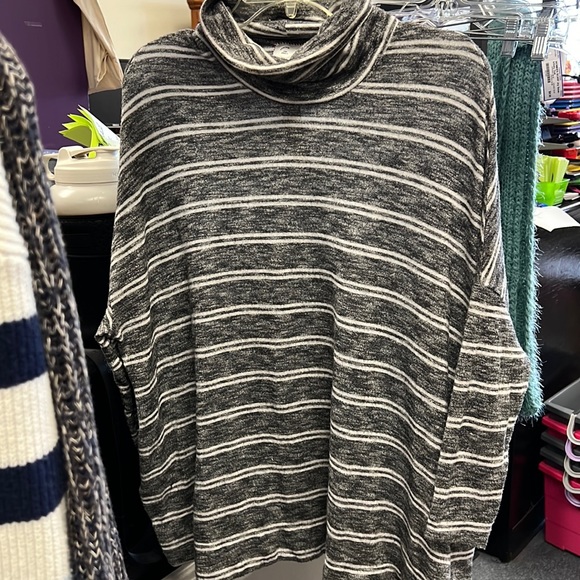 💜9-H15 STCL Grey White Turtleneck S - Picture 1 of 3